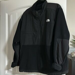 Men’s north face size extra large zip up